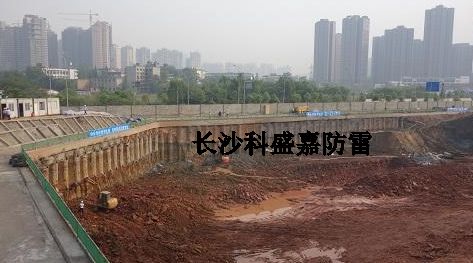 一個城市防雷市場的大小與哪些因素有關？